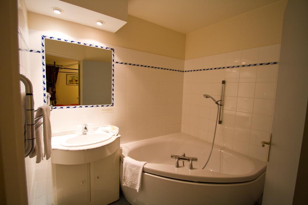 Hotel Restaurant La Promenade Gourdon-en-quercy Kamer foto